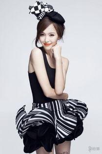 黑红女明星吃瓜系统小说娱乐圈,黑红女明星的瓜田奇遇记 黑红女明星吃瓜系统小说娱乐圈,黑红女明星的瓜田奇遇记